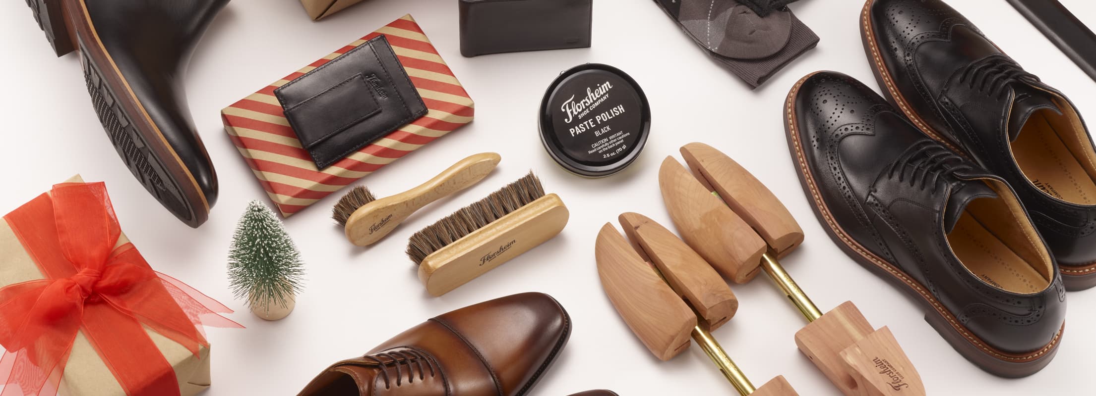 Shop our holiday gift guide featuring a variety of Florsheim products. 