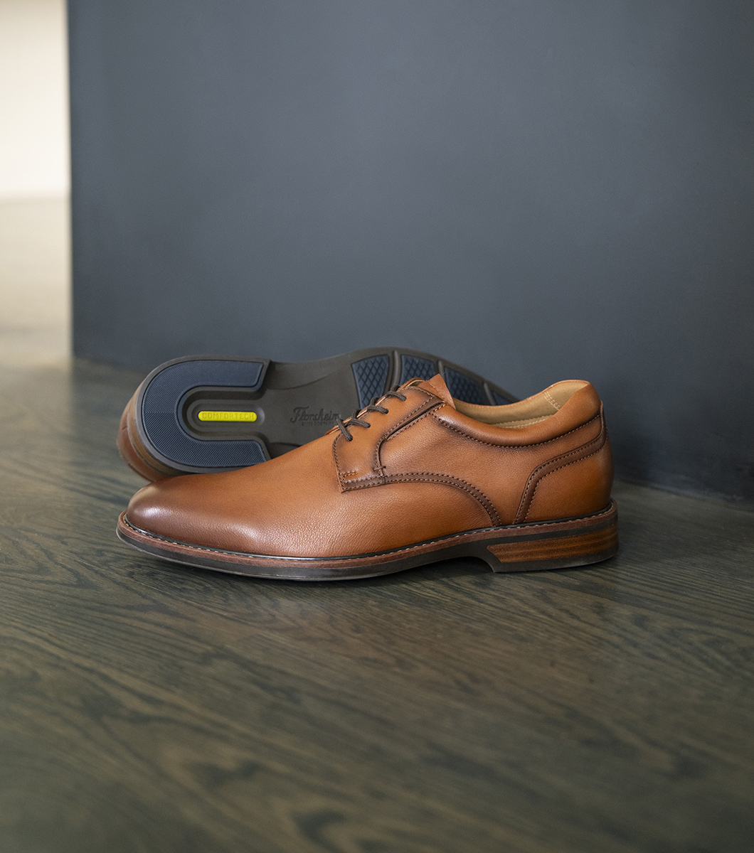 Traveler in Cognac Rotate View