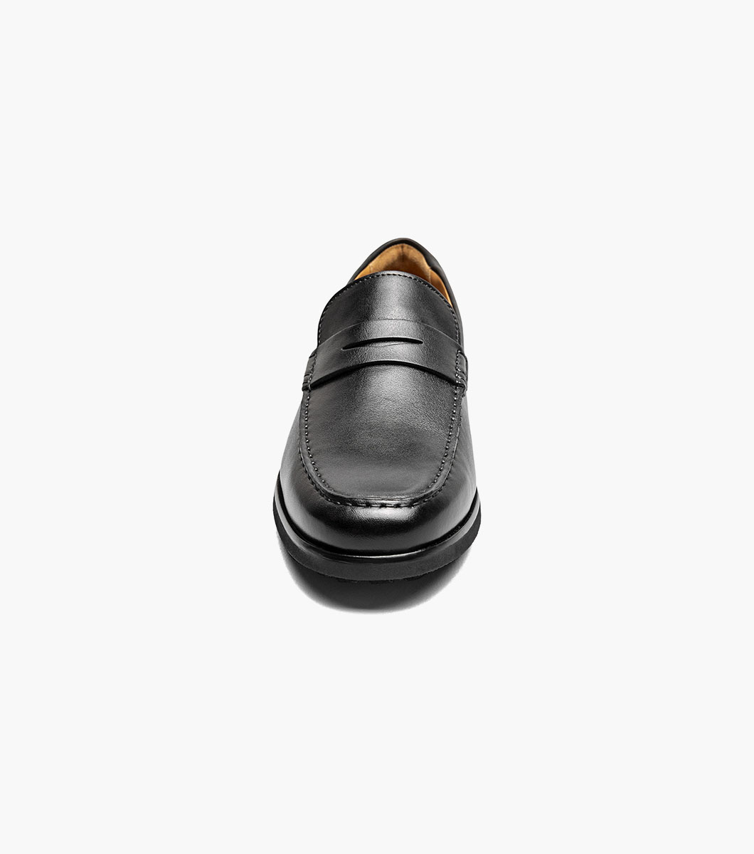 Hawthorne in Black, View 6