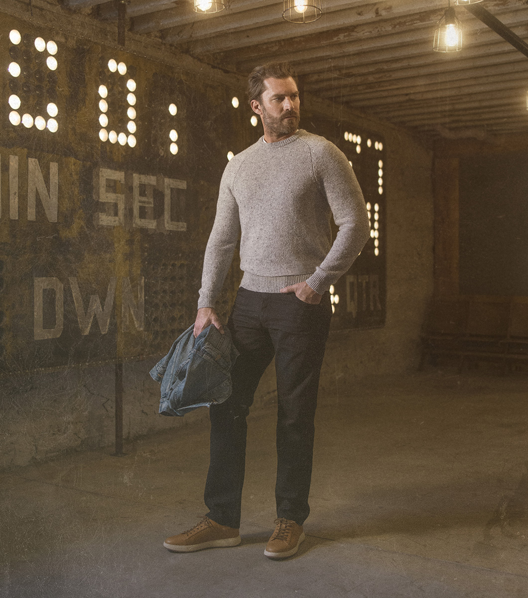 Heist Lux in Saddle Tan Rotate View