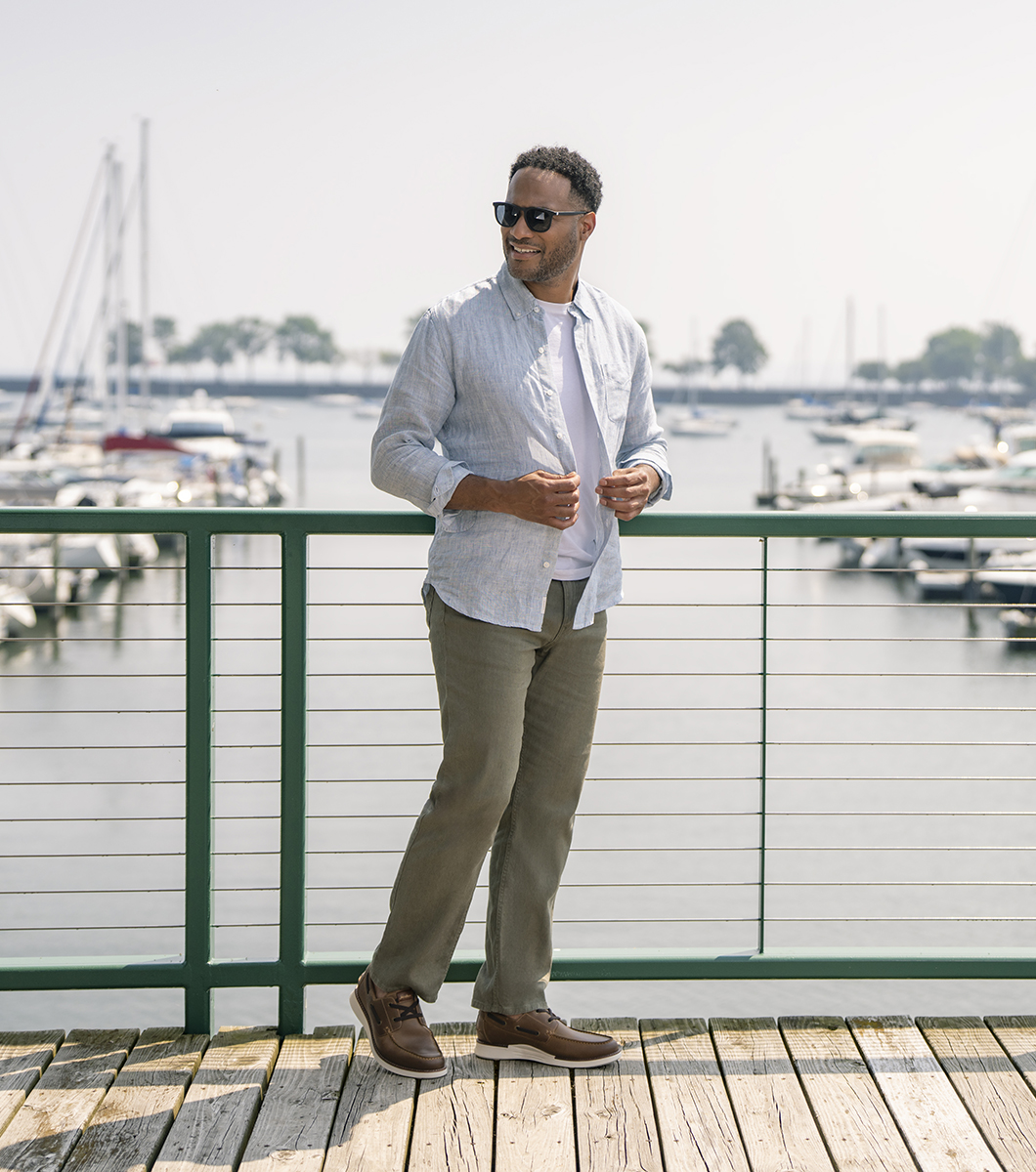 Launch in Brown CH Rotate View