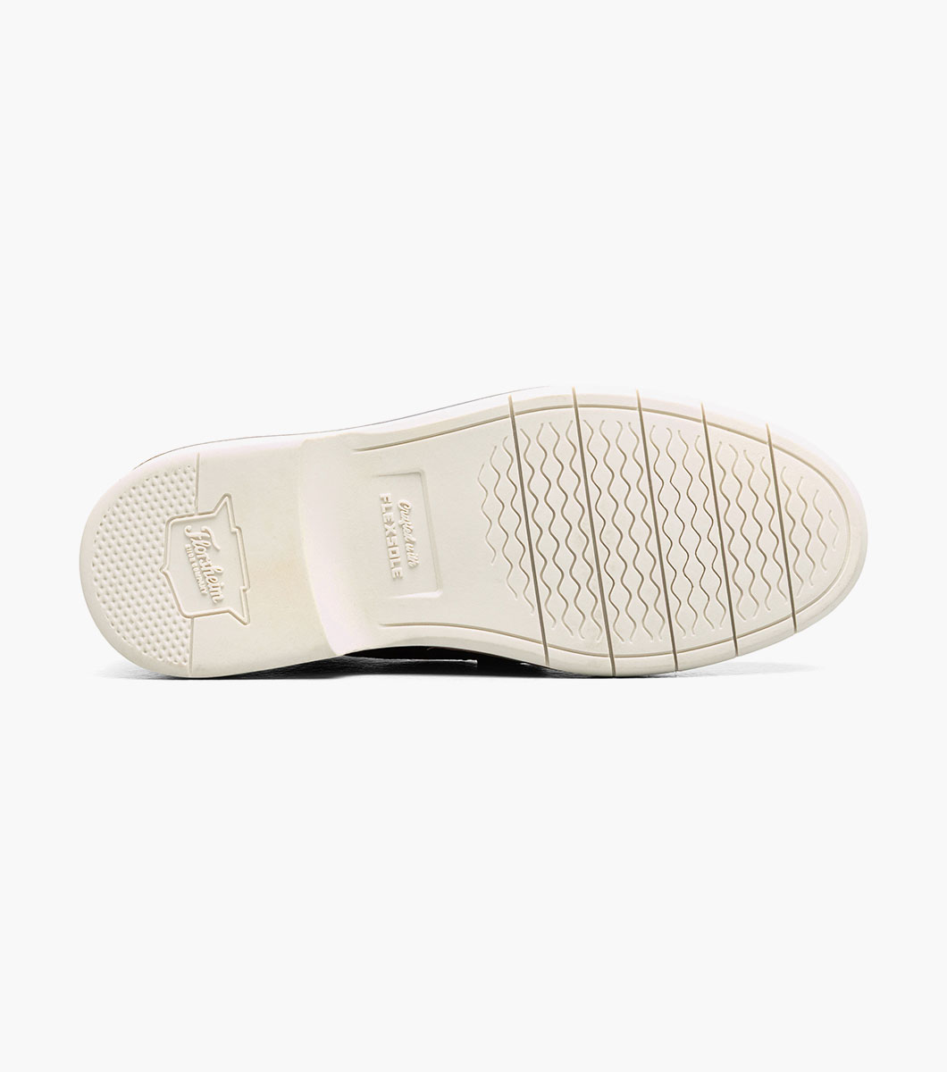 Norwalk Jr. in Black CH Rotate View