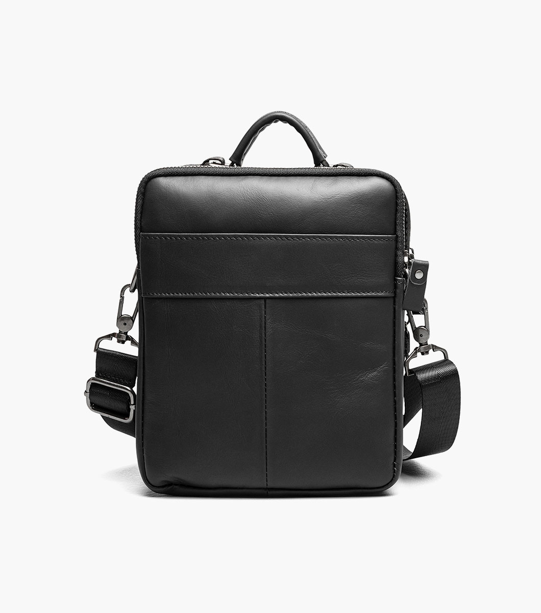 Santiago in Black Rotate View