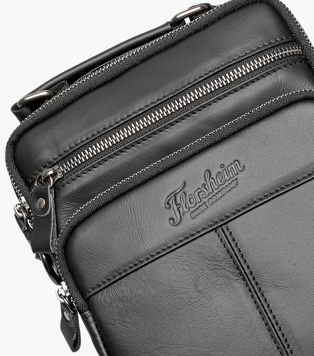 Santiago in Black Rotate View