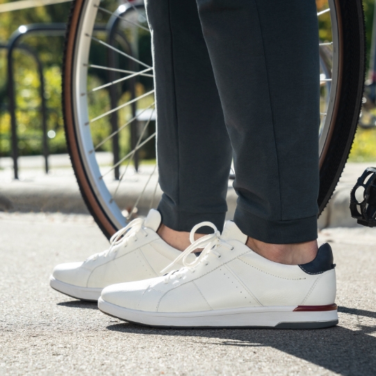 "Finding Men's Fashion Advice Using Social Media." The featured product is the Crossover Lace To Toe Sneaker in White.