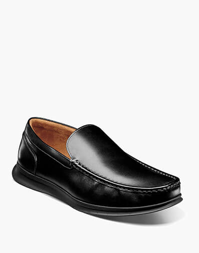 MONTIGO Moc Toe Venetian Loafer in Black.